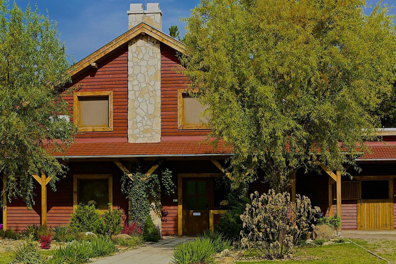 El Bronco Working Ranch Izsák Exterior foto