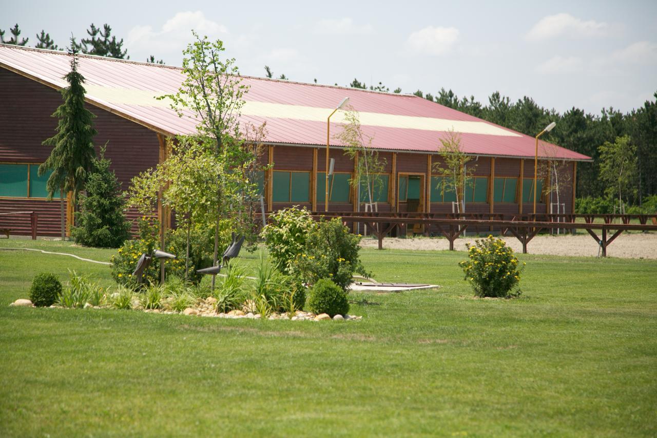 El Bronco Working Ranch Izsák Exterior foto